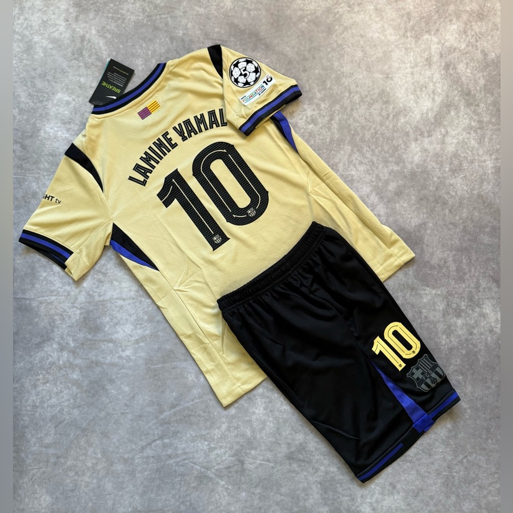 Barcelona Away set for kids Yamal 10 - Picture 6 of 9